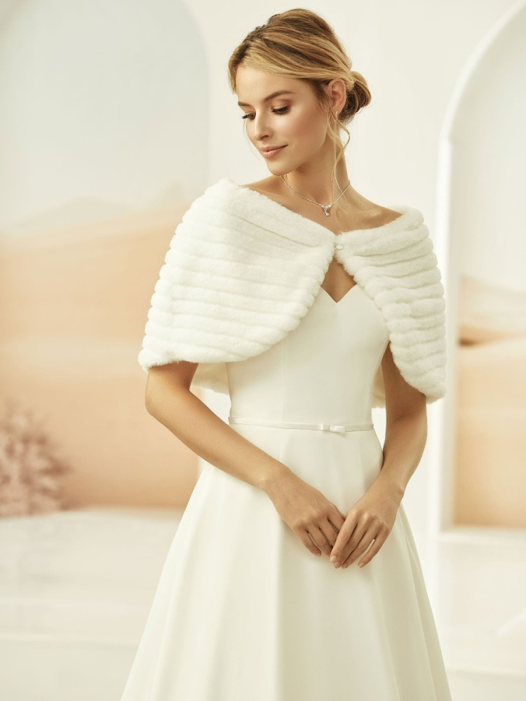 Bianco Evento E329 Cape Faux Fur main product photo