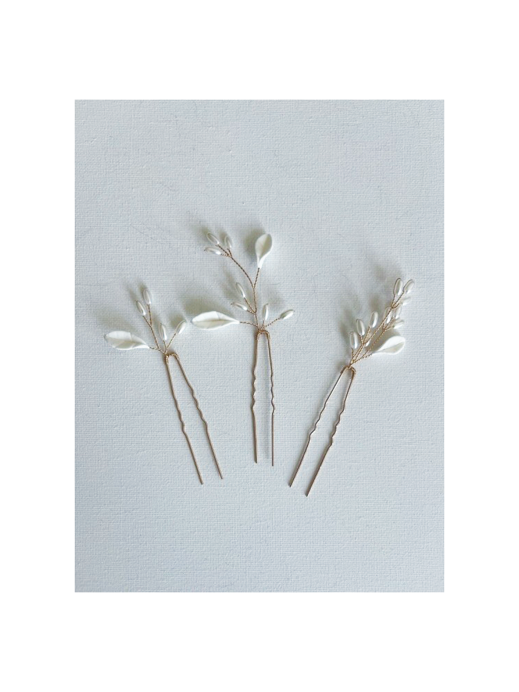 Luna Hairpins Gold main product photo